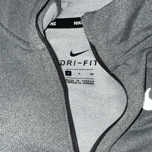 NIKE QUARTER ZIP - Picture 2 of 3